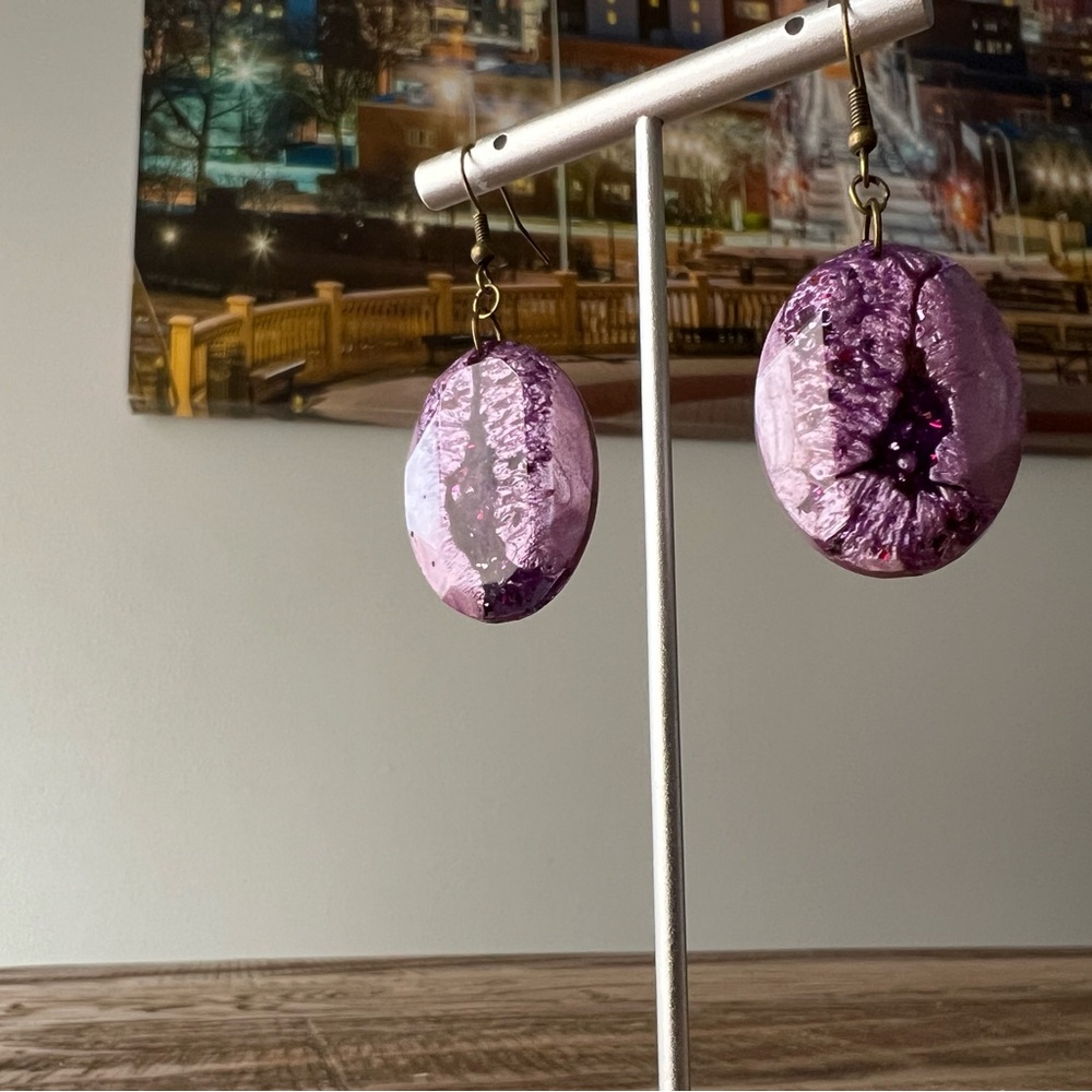 ArtTrifecta Handmade Purple Geode Style Resin Earrings
